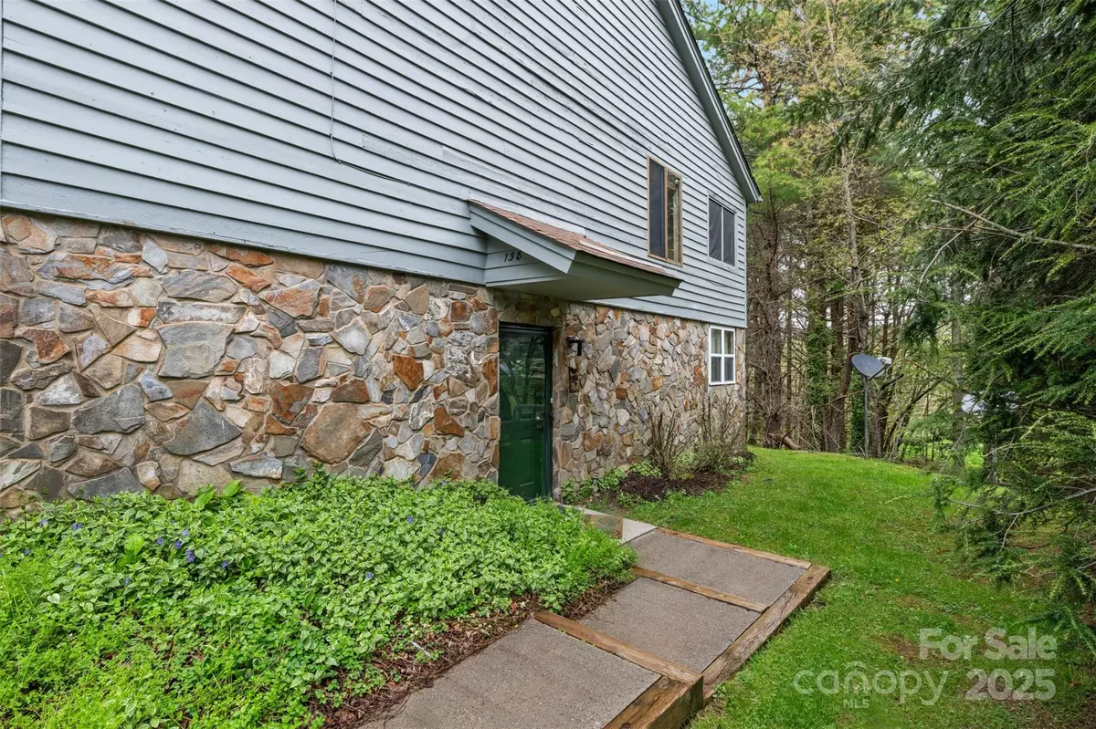 Boone, NC 28607,138 Village DR