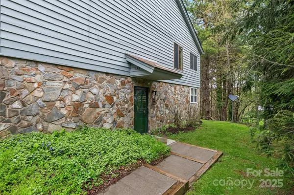 138 Village DR, Boone, NC 28607