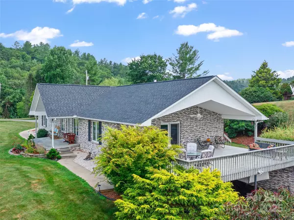 Burnsville, NC 28714,124 W Dogwood CIR