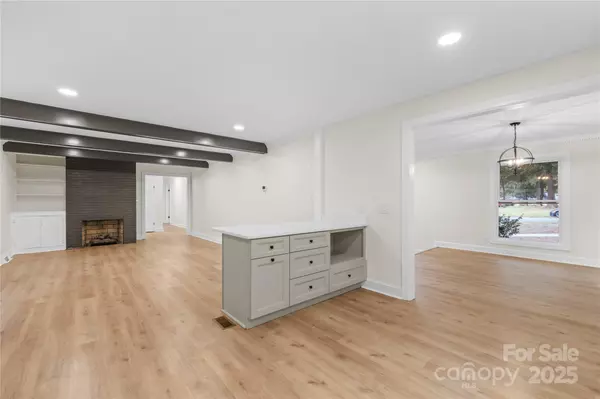 Salisbury, NC 28144,1120 Crestview AVE