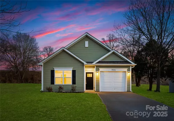 3423 Lake RD, Charlotte, NC 28269