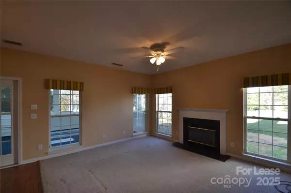 Charlotte, NC 28269,5705 Whitegate LN