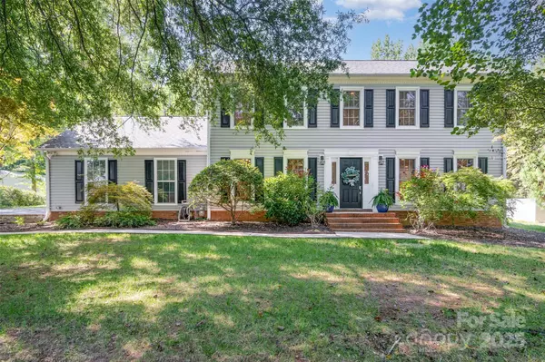 8017 Appaloosa LN, Charlotte, NC 28215