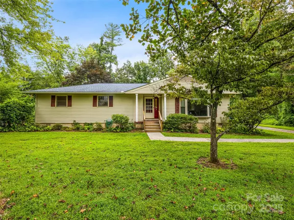 Hendersonville, NC 28791,1066 Maplewood CT