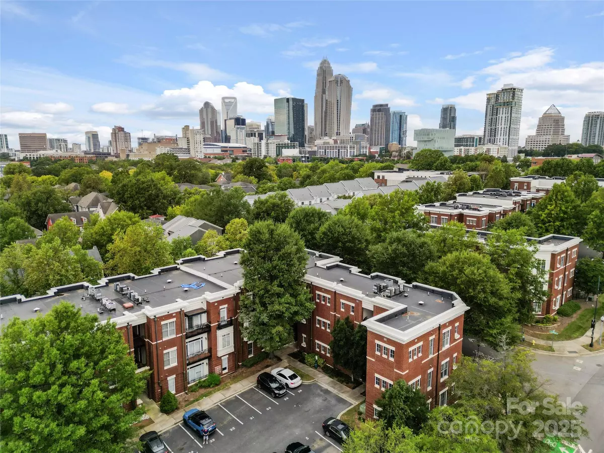 Charlotte, NC 28202,755 Garden District DR
