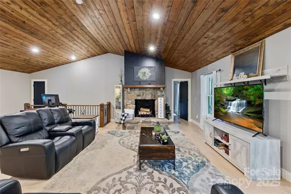 Brevard, NC 28712,185 Ben Nevis RD