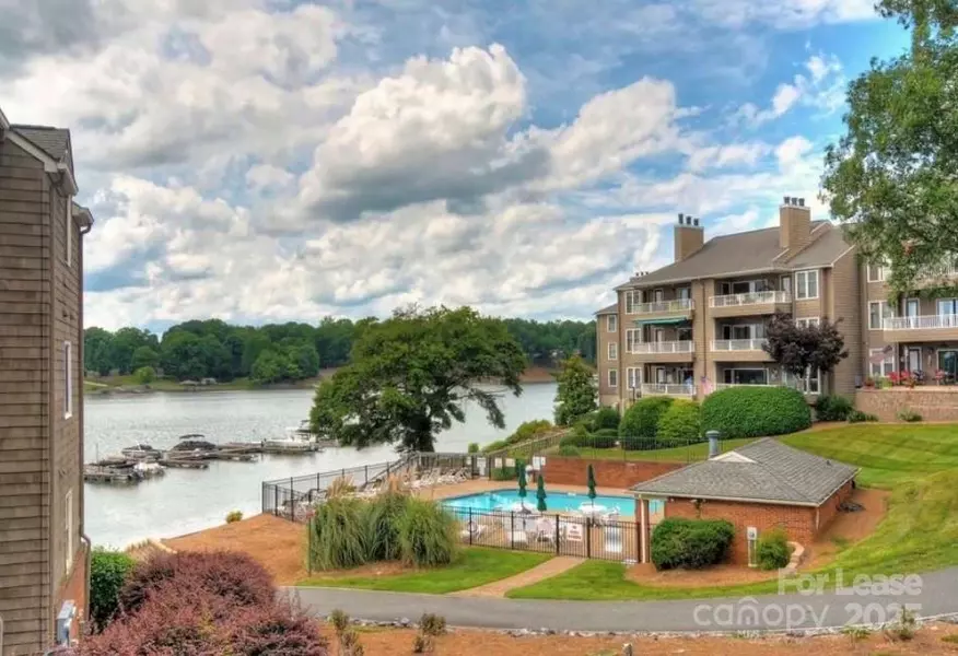 9816 Emerald Point DR, Charlotte, NC 28278
