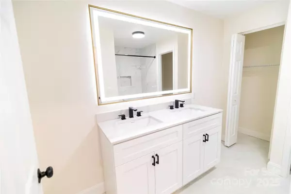 Charlotte, NC 28205,3501 Eastway DR