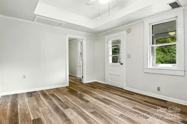 Hickory, NC 28602,6346 olas DR