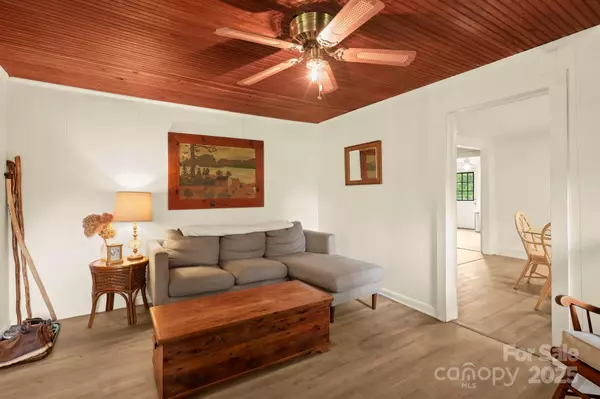 Lenoir, NC 28645,3570 Hollywood Ridge RD