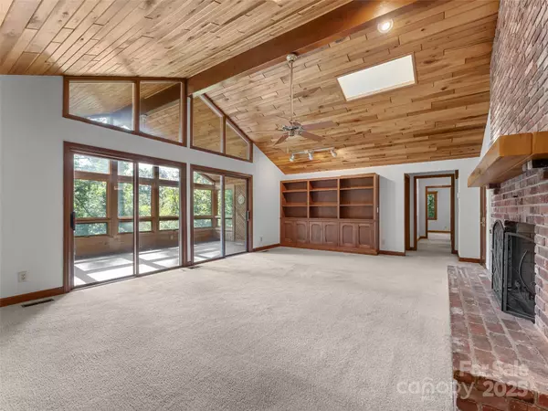 Hendersonville, NC 28739,114 Kenwood DR