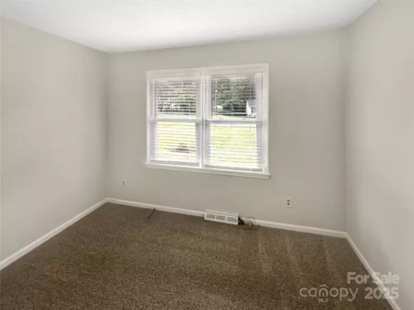 Gastonia, NC 28054,408 Whitethorn DR