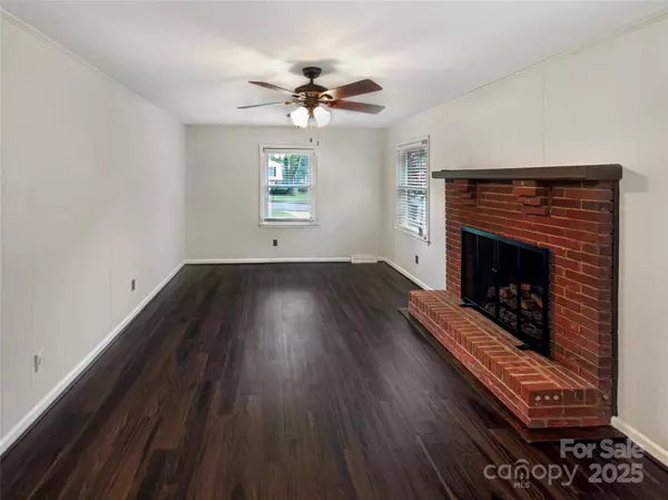 Gastonia, NC 28054,408 Whitethorn DR