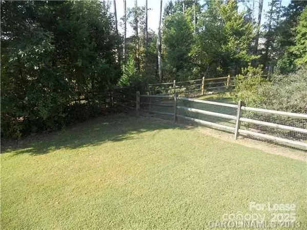 Charlotte, NC 28278,8536 Sagekirk CT
