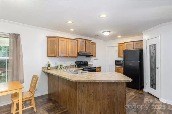 Waynesville, NC 28786,346 Adell DR