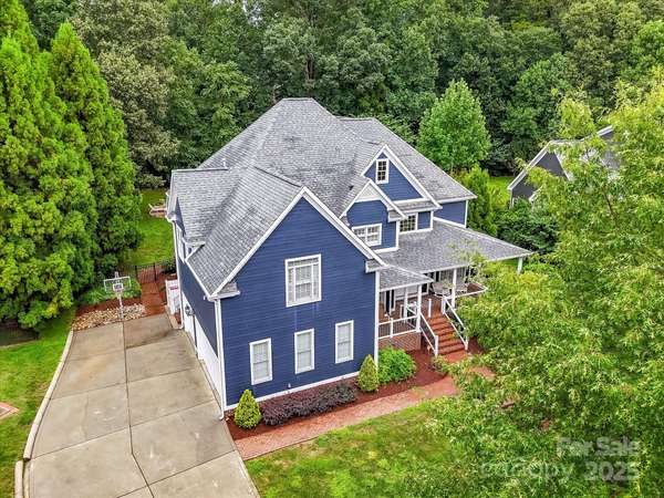 18517 Rollingdale LN, Davidson, NC 28036