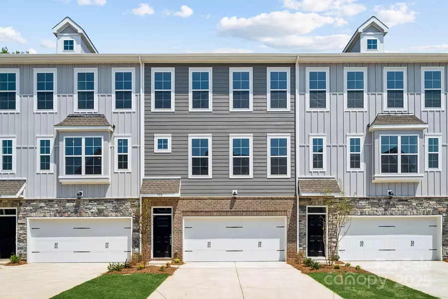 7144 Brookview LN, Sherrills Ford, NC 28673