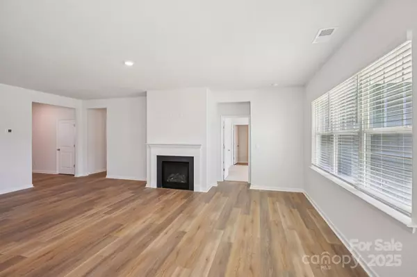 Gastonia, NC 28056,8049 Kennesaw DR