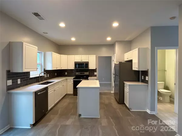 Charlotte, NC 28269,6518 Harburn Forest DR