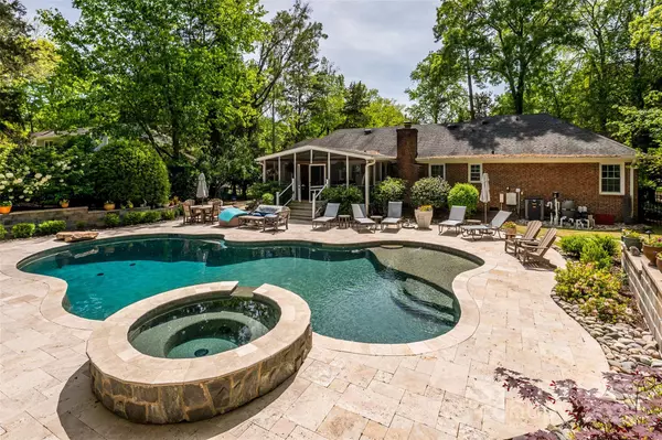 10316 Whitethorn DR, Charlotte, NC 28277