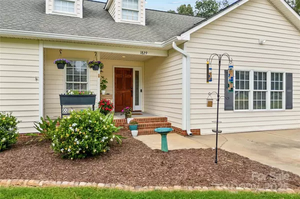Statesville, NC 28625,1829 Kenmore DR