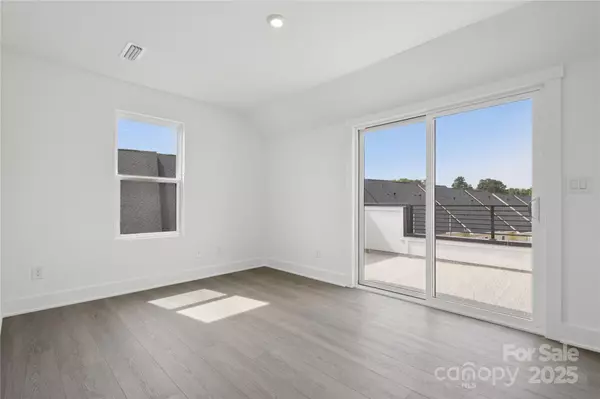 Charlotte, NC 28217,5027 Dutchess DR #44