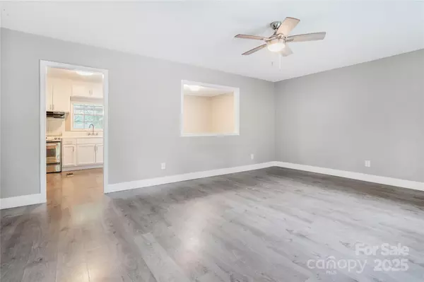 Dallas, NC 28034,406 Robinson Clemmer RD