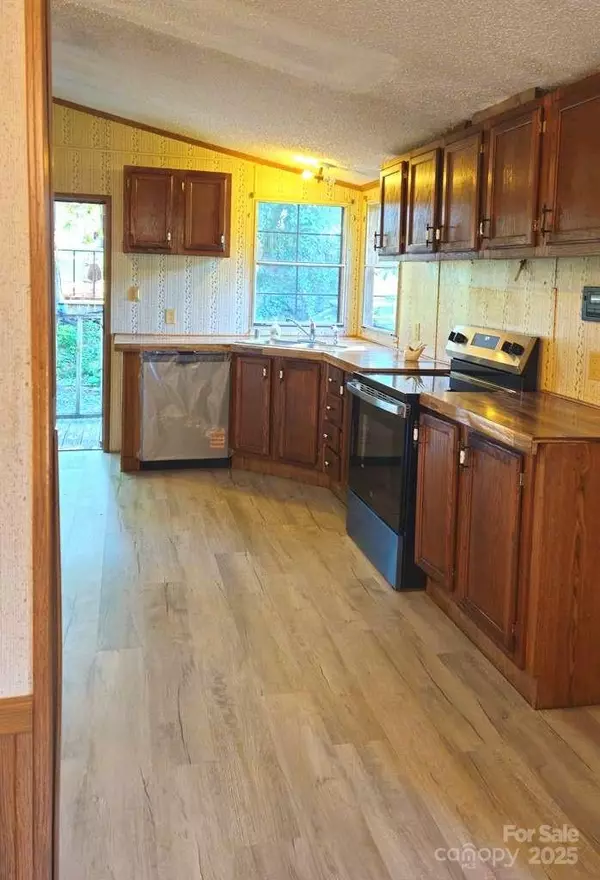 Hickory, NC 28602,1241 26th ST SW