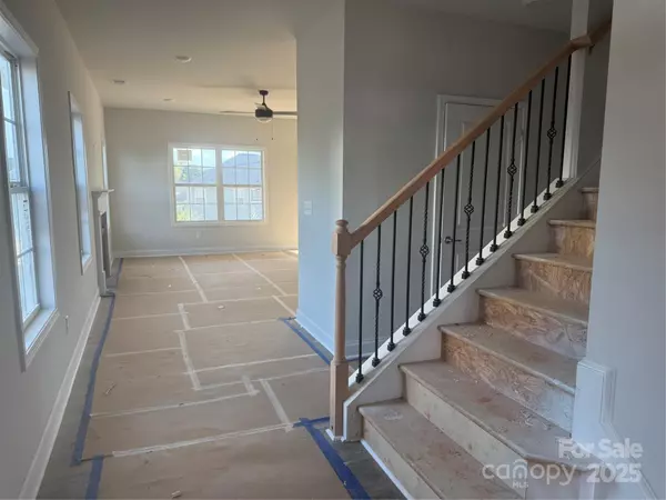 Gastonia, NC 28056,717 Inwood Hill DR #95