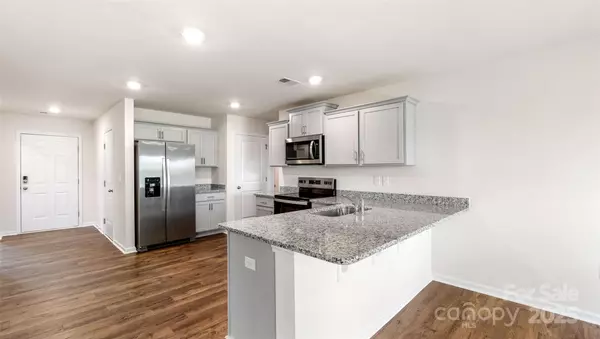Clyde, NC 28721,33 Callie River CT