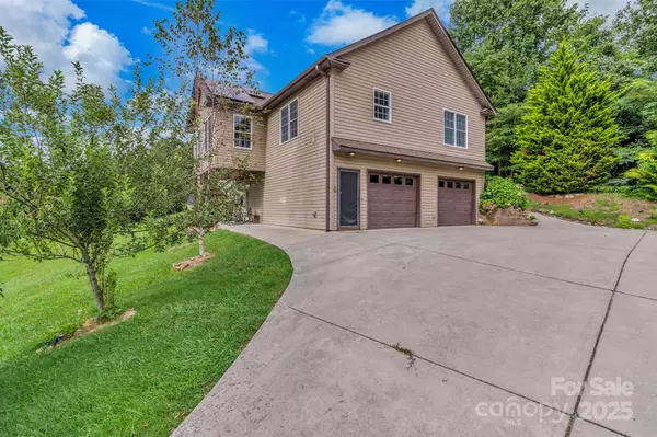 Asheville, NC 28806,159 S Willow Brook DR