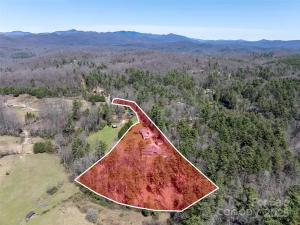 Lake Toxaway, NC 28747,140 Hangin Dog LN