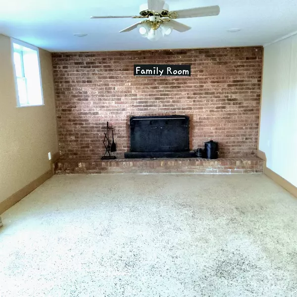1294 Cane Creek RD, Bakersville, NC 28705