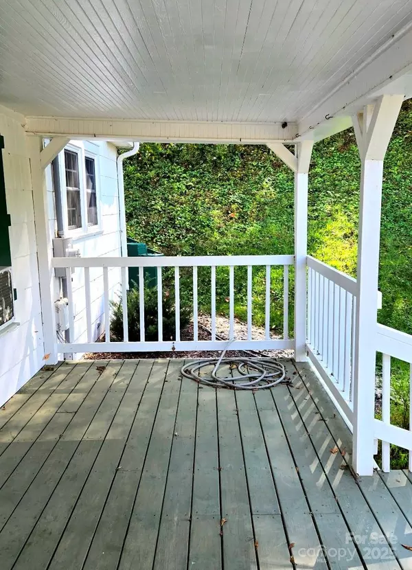 Bakersville, NC 28705,1294 Cane Creek RD