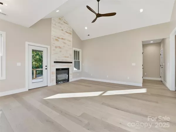 Hendersonville, NC 28792,30 Olde Oak CT