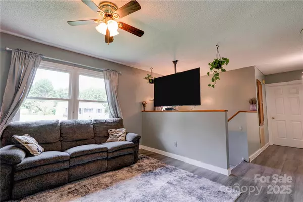 Shelby, NC 28152,216 Cider DR