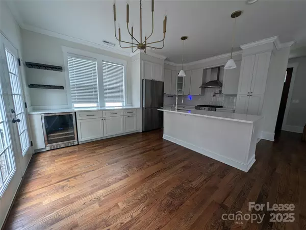 Charlotte, NC 28216,418 Seldon DR