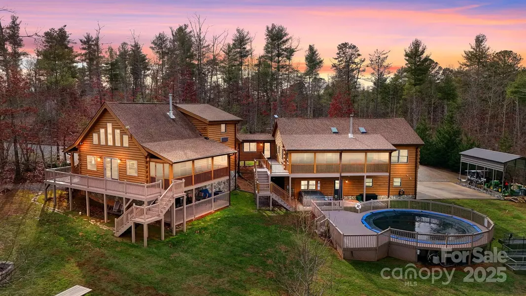 2257 Quiet Creek LN, Lenoir, NC 28645