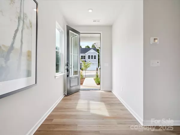 Cramerton, NC 28032,601 Webster LN