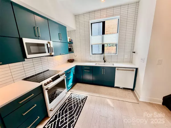 Charlotte, NC 28205,1005 Zinc LN