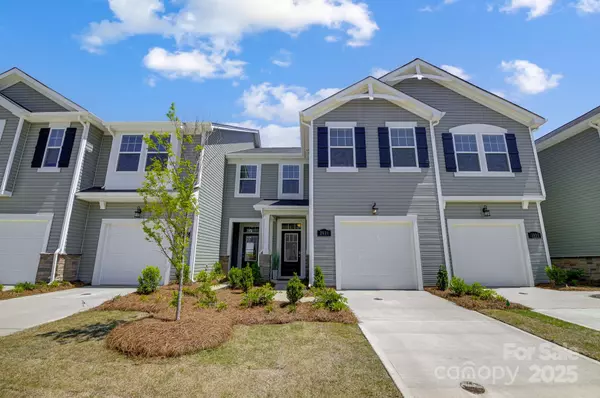 11016 Engelmann LN, Charlotte, NC 28269