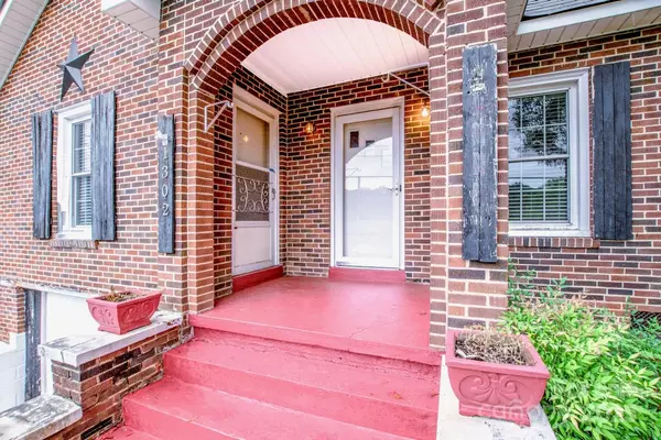 Kannapolis, NC 28081,1302 W A ST