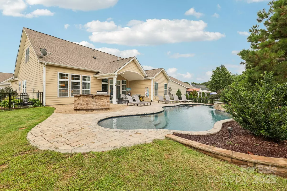 Statesville, NC 28677,209 Hunters Hill DR