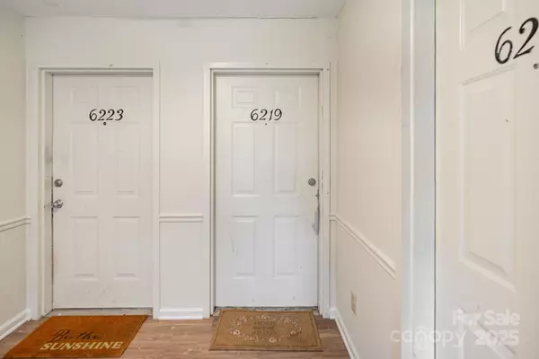 Charlotte, NC 28215,6219 Rosecroft DR #J