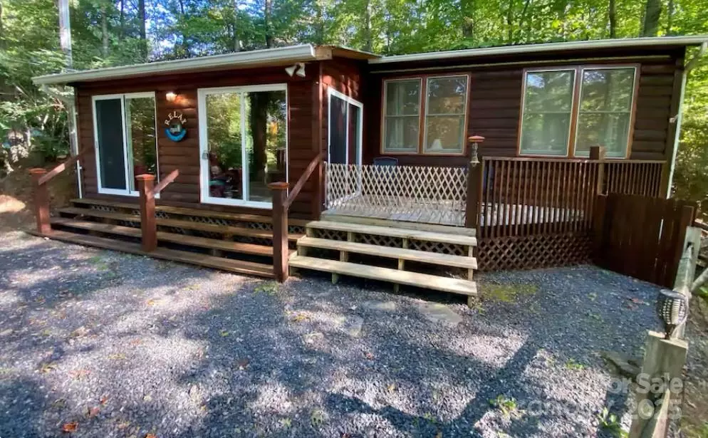 Spruce Pine, NC 28777,292 Bear Cub DR