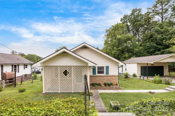 Asheville, NC 28804,141 Macedonia RD