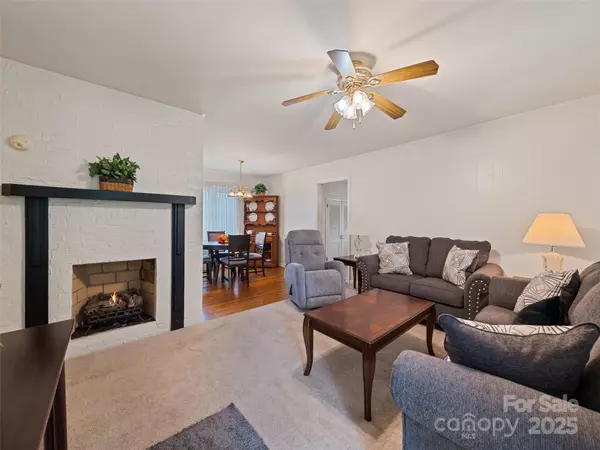 Waynesville, NC 28786,241 Grandview CIR