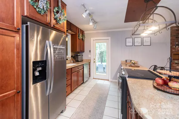 Hendersonville, NC 28791,936 Toxaway DR