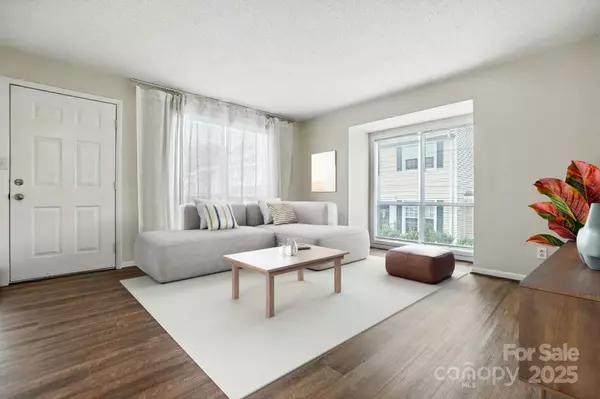 1101 Surry LN, Gastonia, NC 28054