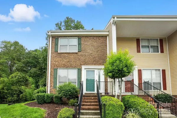 1101 Surry LN, Gastonia, NC 28054